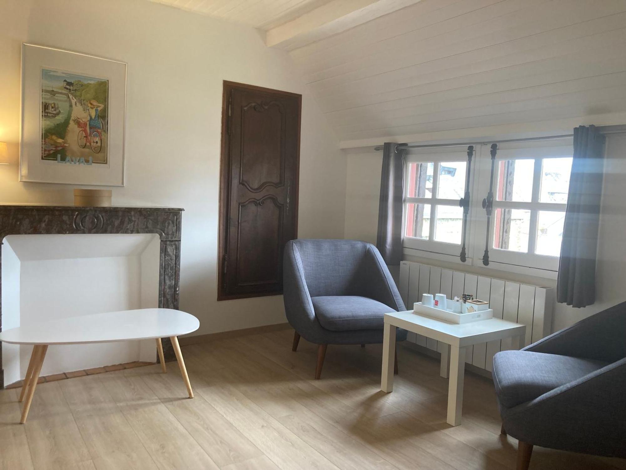 Le Logis Du Vassal Bed & Breakfast Laval  Ngoại thất bức ảnh